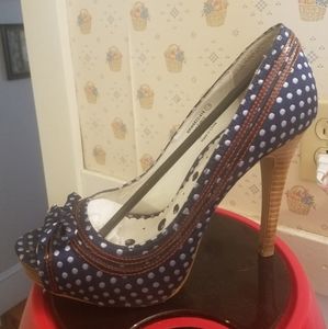 Peeptoe Pump